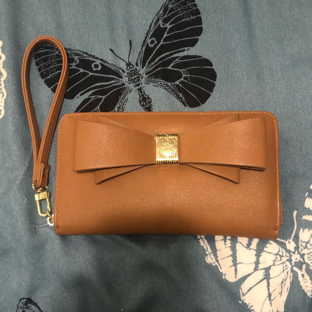 Betsey Johnson Tan Wallet/Clutch w/ Wristlet
